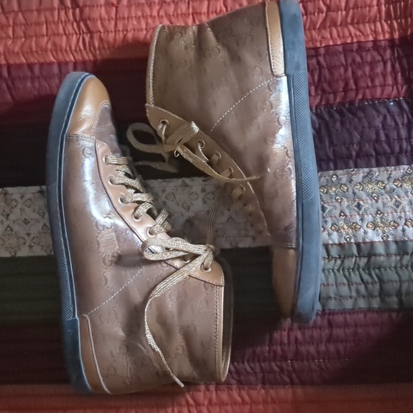 GUCCI* ladies size 38 hitop coated leather lace up round toe rubber sole sneaker - Picture 5 of 17